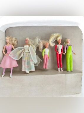 Vintage 1995–2001 McDonald’s Barbie & Stacie Doll Bundle – 5 Dolls
